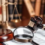 Domina el lenguaje legal y comprende textos jurídicos