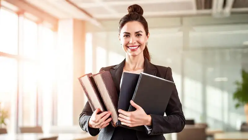 Mujer de negocios confiada